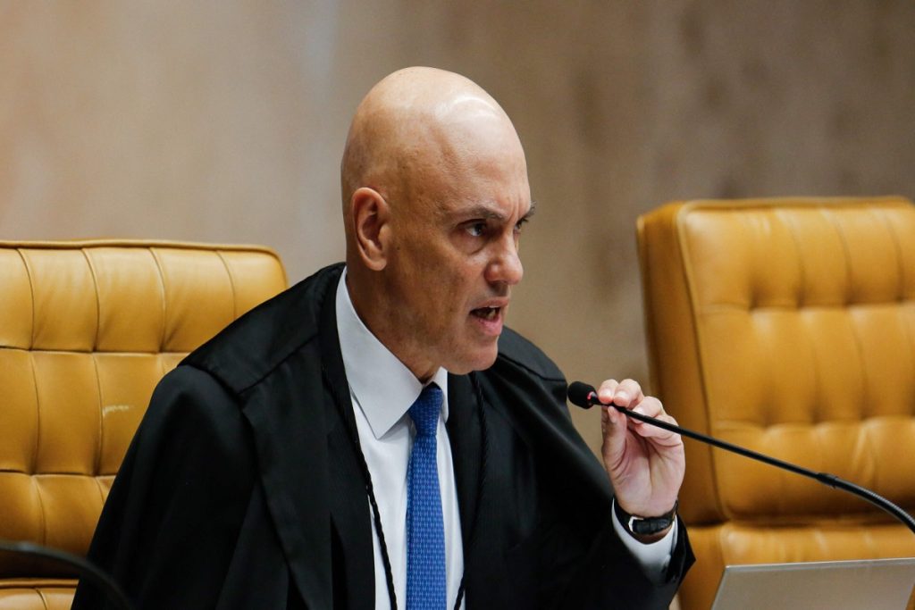 Alexandre de Moraes fala da regulação das redes sociais: "Basta um artigo ou interpretação do STF"