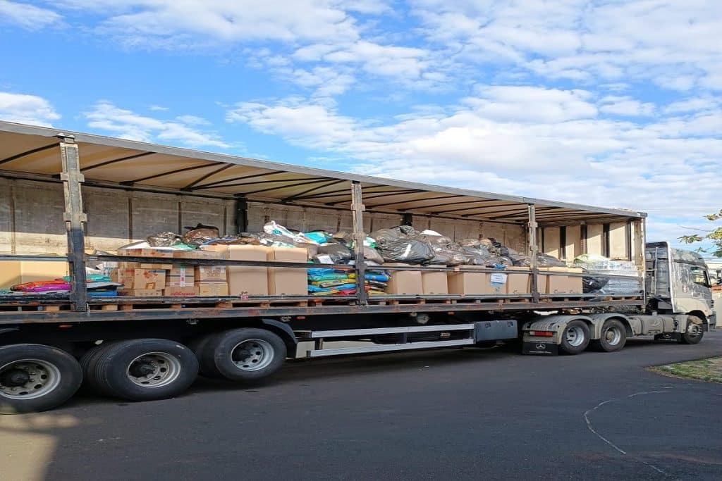 Prefeitura encaminha primeiro caminhão com donativos para o Rio Grande do Sul
