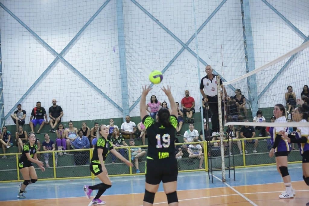 Dois jogos marcam a Copa AVS/Smec nesta semana