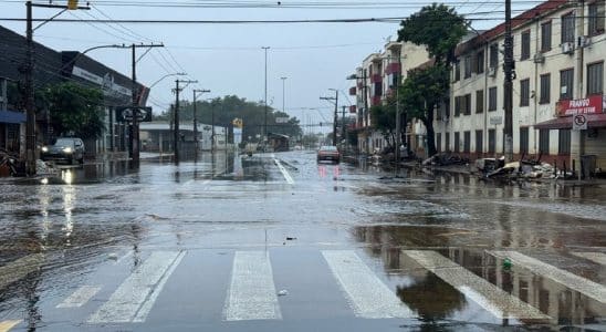 Após novas chuvas e alagamentos, água começa a baixar em Porto Alegre