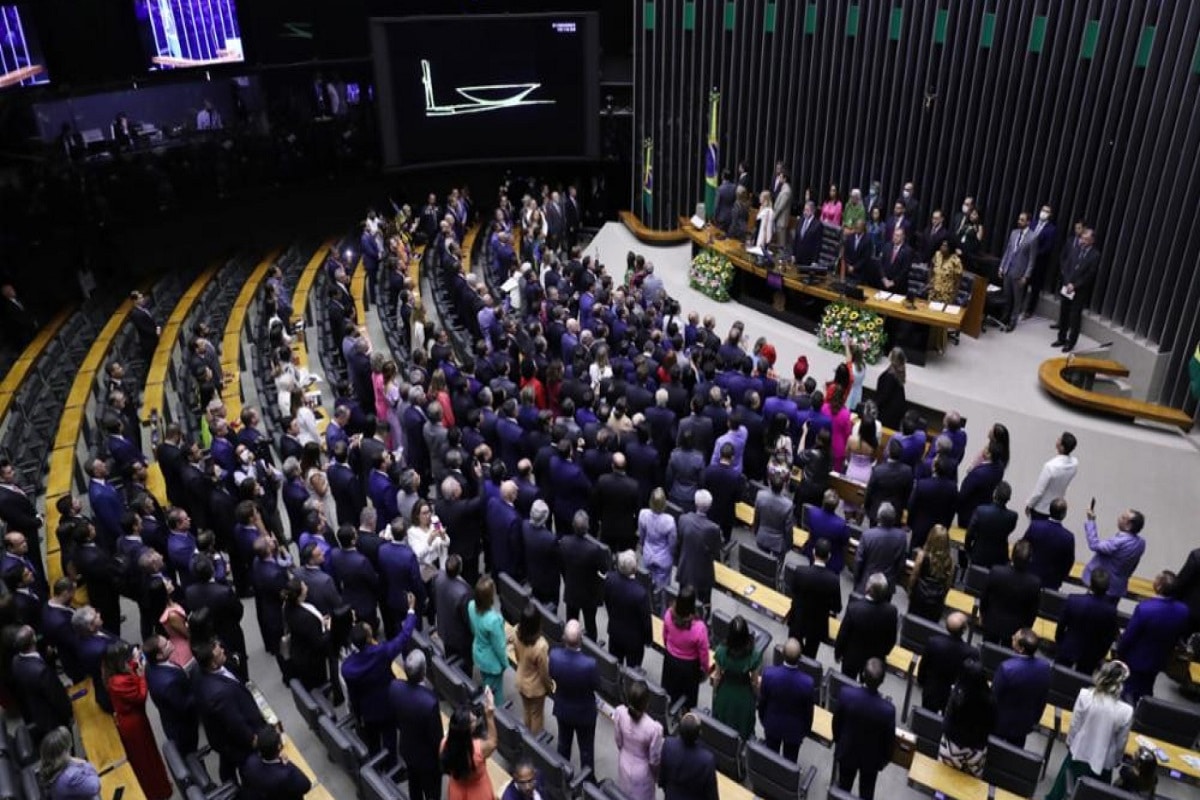 Pauta anti-MST chega ao Senado e mobiliza bancada ruralista - São ...