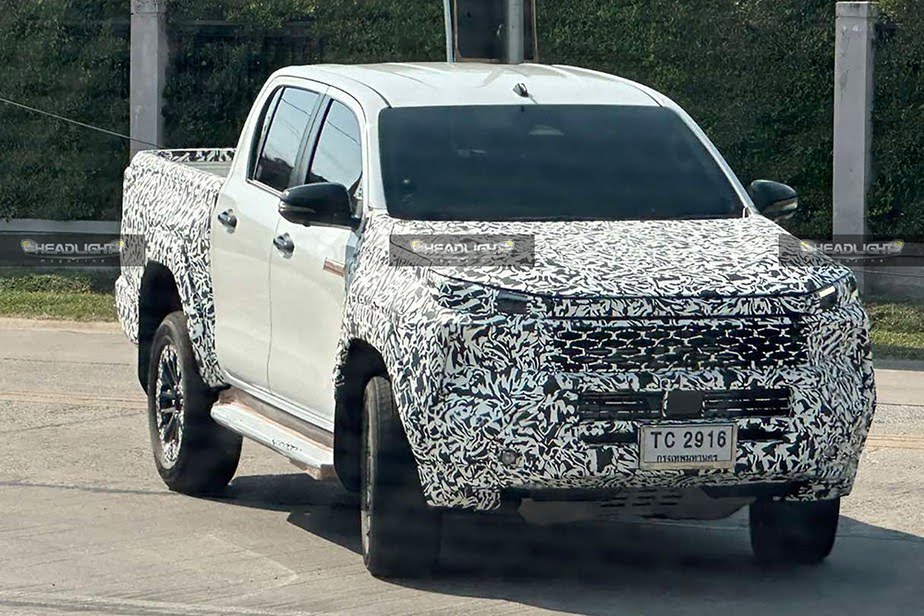 spyshot new toyota hilux by headlightmag 6