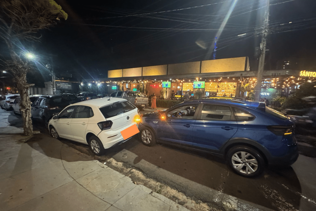 Acidente na regiao central de Sao Carlos danifica tres veiculos