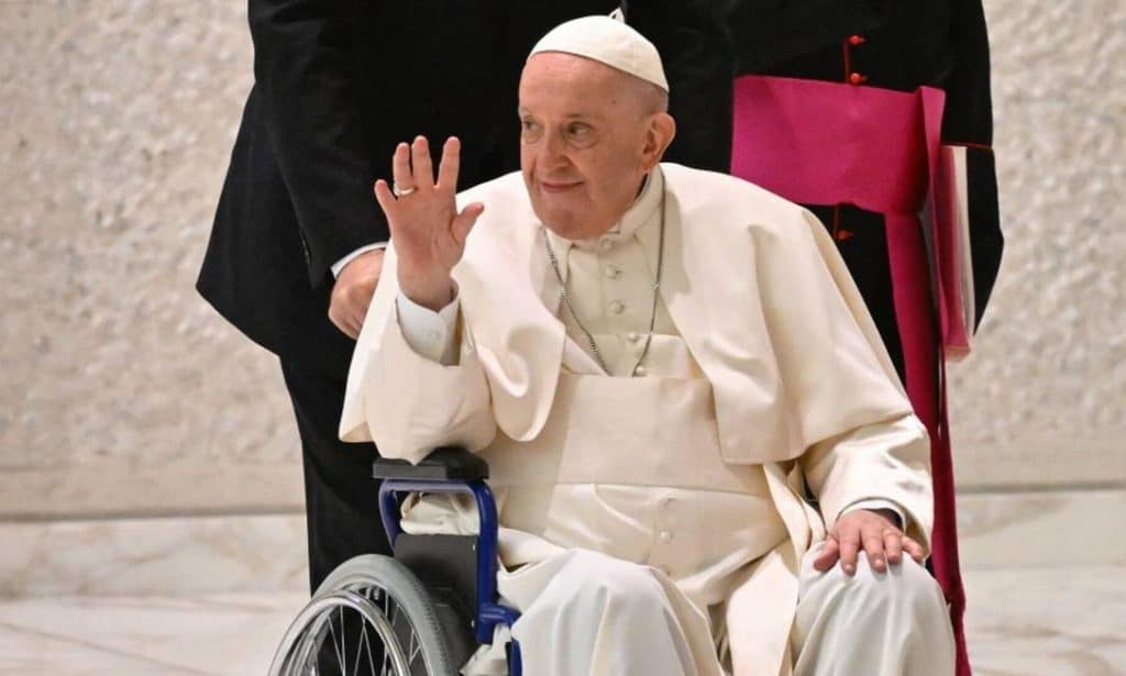 papa francisco anuncia mudancas em funerais no Vaticano
