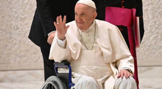 papa francisco anuncia mudancas em funerais no Vaticano
