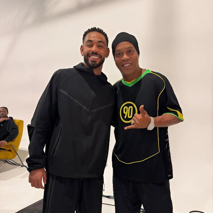 Nostalgia: Ronaldinho Gaúcho veste nova linha Total 90 - São