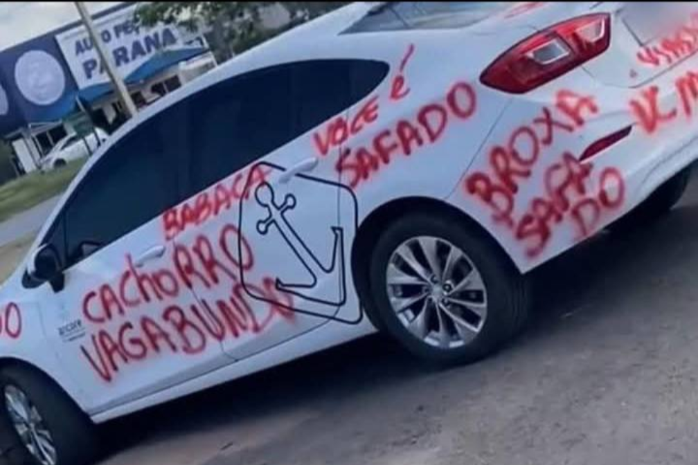 mulher picha carro de marido que a traiu