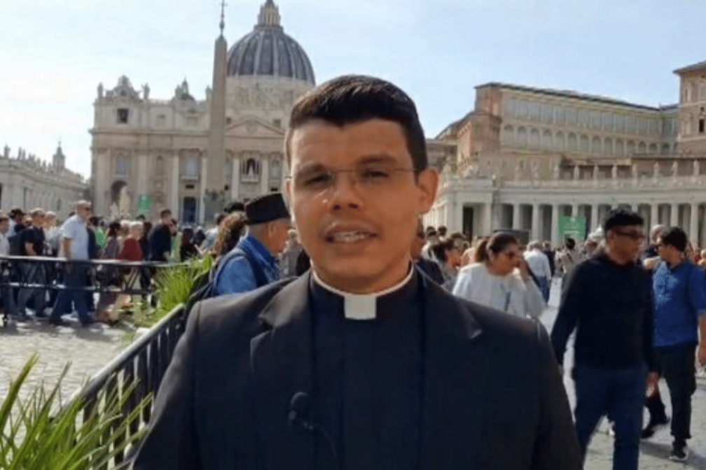 padre robson camarano roma