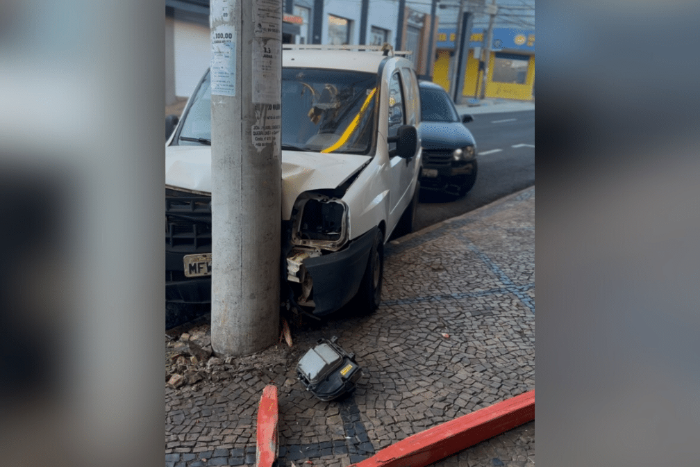 acidente utilitario carro