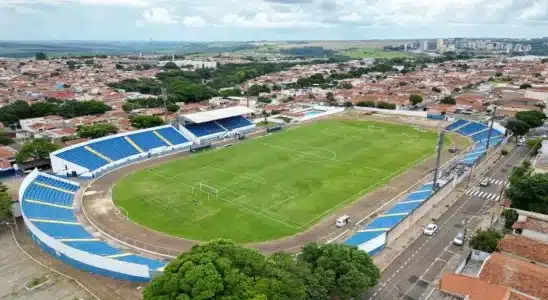 Amistoso beneficiente une futebol e solidariedade no Estádio do Luisão 2 LUISAO 1024x683.jpg