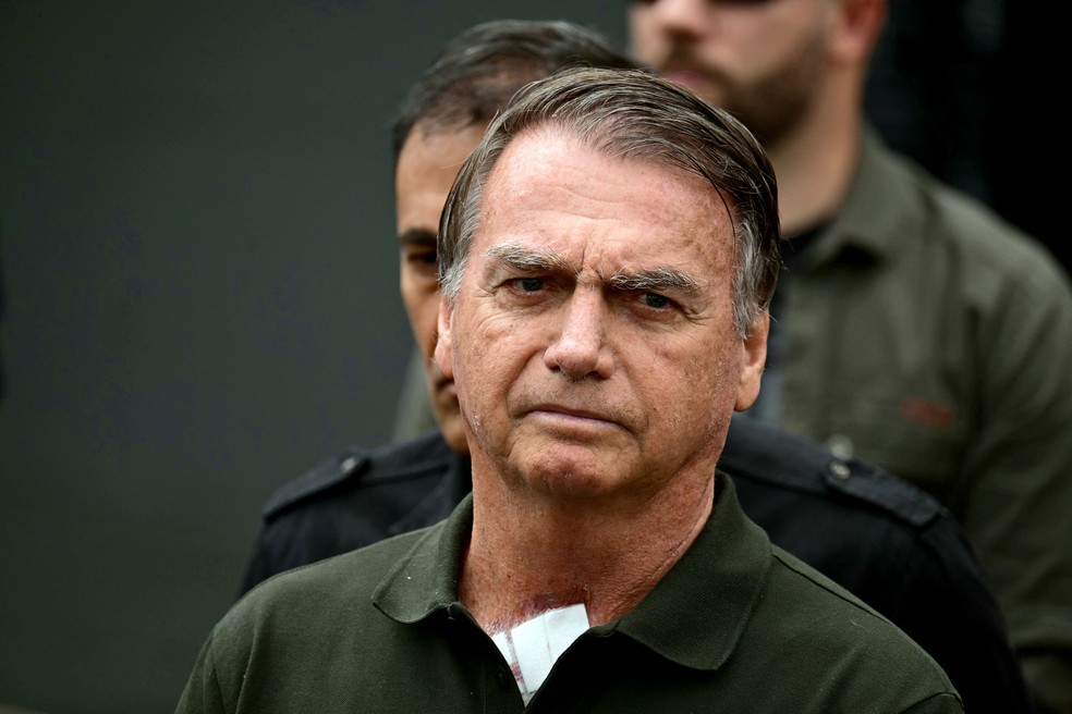 Bolsonaro passa mal na Papudinha e pode ser levado a hospital 4 image 8