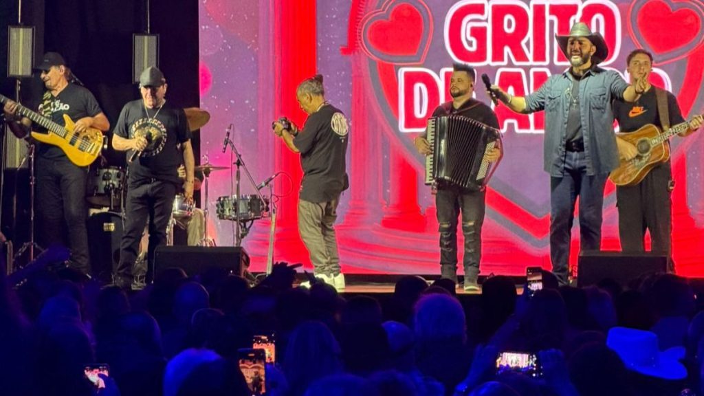 Show de Felipe & Falcão reúne cerca de 2 mil pessoas e transforma noite de São Carlos em celebração familiar no Ítalo 4 Design sem nome 55