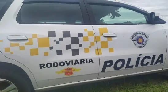Mulher é detida após acidente na SP 318, em São Carlos