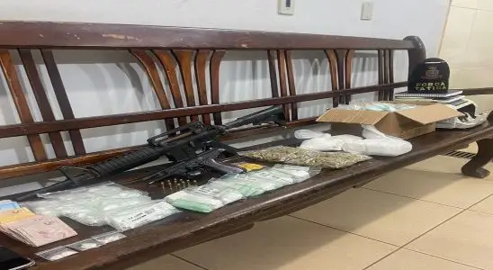 PM encontra depósito de drogas no Jardim de Cresci 6 PM encontra depósito de drogas no Jardim de Cresci