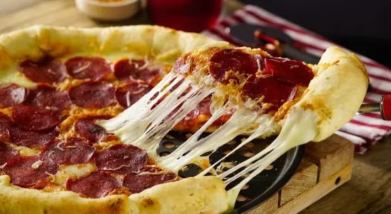 Campanha “Bella Ajuda” une solidariedade e sabor em apoio à Rede Feminina de Combate ao câncer 8 PIZZA