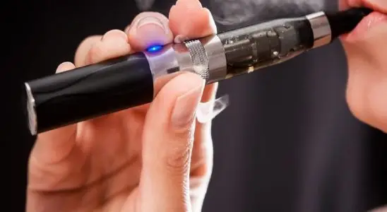 Uso de cigarro eletrônico dispara entre adolescentes no Brasil e acende alerta de saúde pública 2 CIGARRO