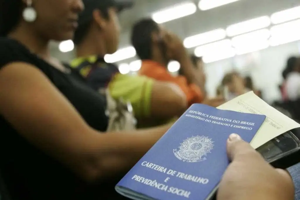 São Carlos cria 333 empregos em abril e mantém crescimento acima das médias estadual e nacional 4 carteira