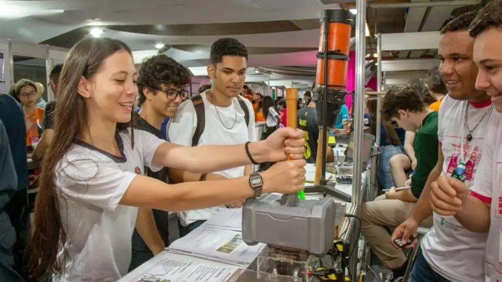 USP São Carlos recebe “XI Feira de Ciências e Tecnologia da Unidade Regional de Ensino de São Carlos” 4 viver 10