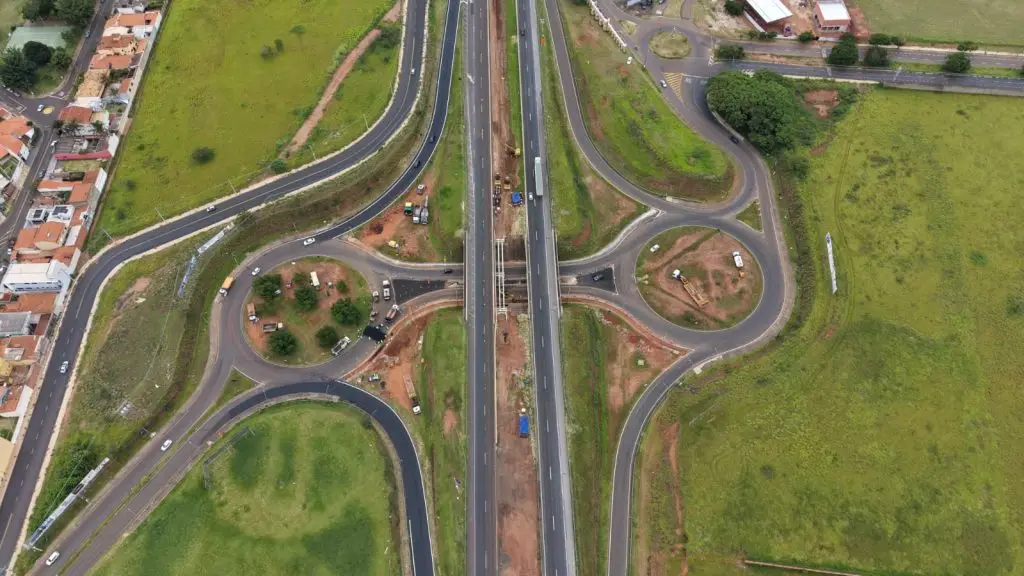 Equipes trabalham sob viaduto do Jardim Embaré, mesmo com o local liberado ao trânsito 4 8d56d485 834f 408c b56c 390a94de2f07