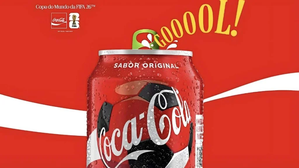 Coca-Cola lança promoção da Copa 2026 com latas que 'gritam gol