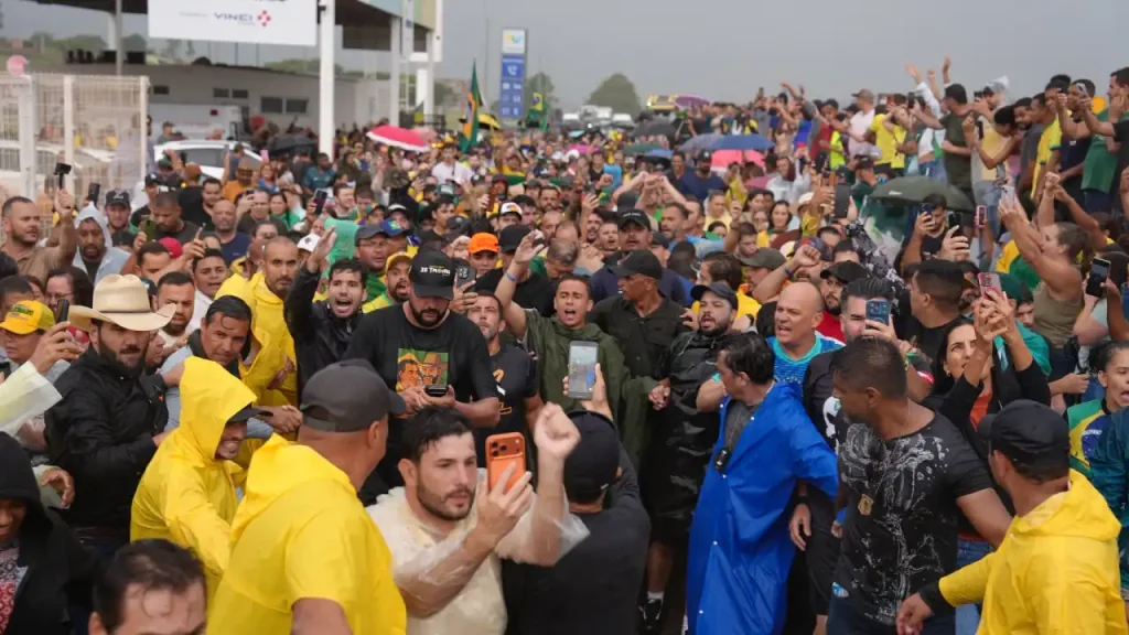 Vídeo mostra multidão com Nikolas Ferreira durante passagem pelo estado de Goiás 4 image 118