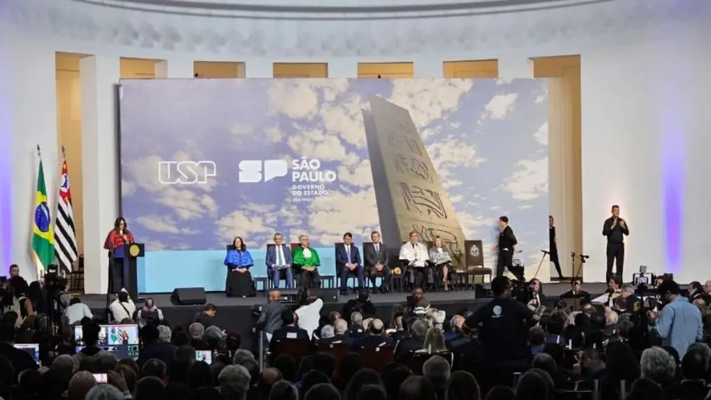 Roselei acompanha posse do novo reitor da USP em São Paulo 4 viver 50