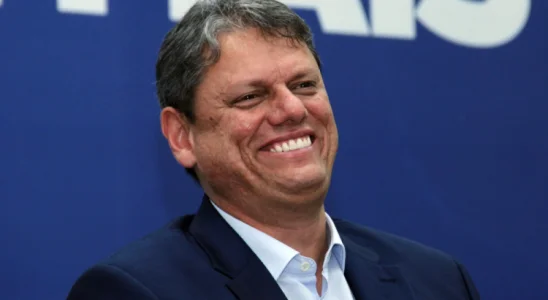 Tarcísio diz estar “muito feliz” com rebaixamento de escola que homenageou Lula 4 image 107