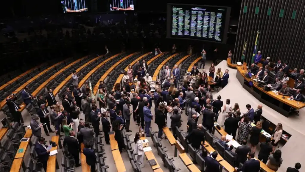 Congresso derruba veto de Lula e altera regras de penas para crimes contra a democracia 4 alice 6