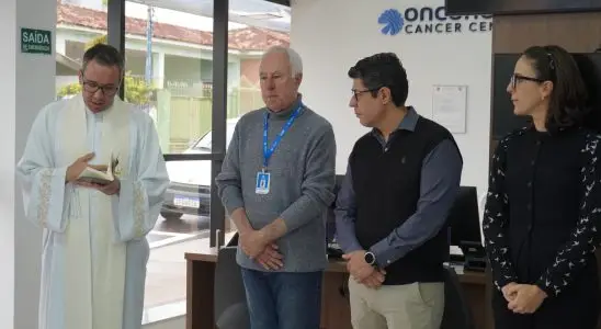 Após inauguração, OncoNova Cancer Center recebe bênção especial com colaboradores da Santa Casa 15 WhatsApp Image 2026 06 13 at 13.32.25