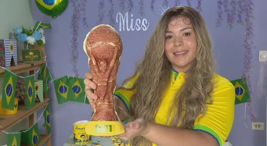 Em clima de Copa, confeiteira cria doce em formato da Taça do Mundo 4 image 27