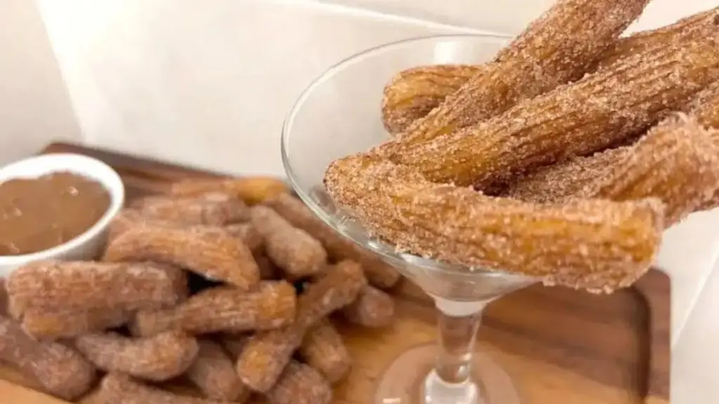 Aprenda a fazer churros caseiro com poucos ingredientes e surpreenda a família 4 Design sem nome 36 2