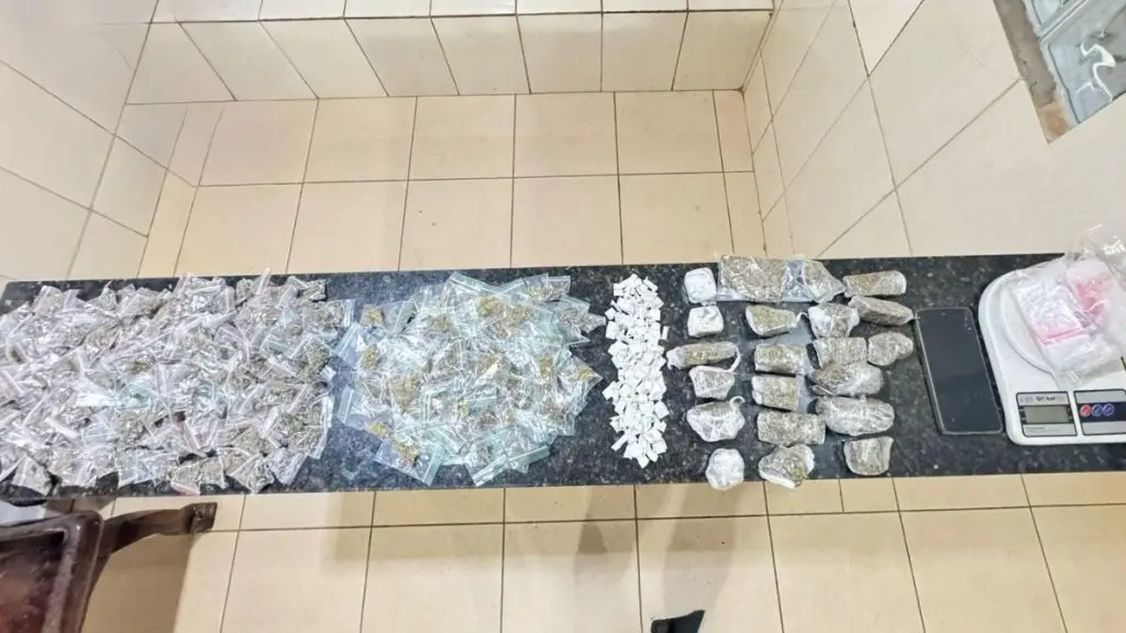 Força Tática apreende mais de 1,2 kg de maconha e prende suspeito por tráfico em São Carlos 4 Design sem nome 53 4