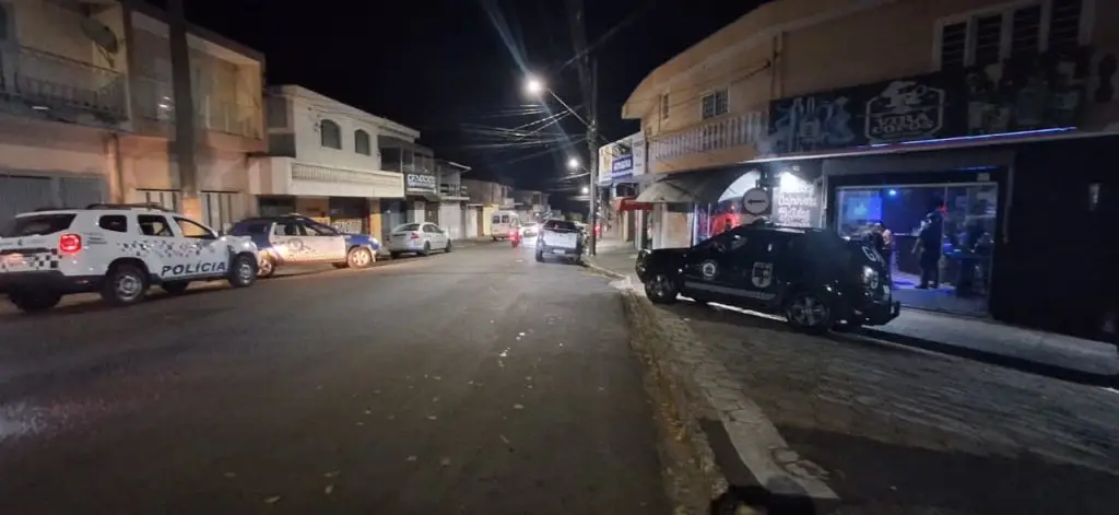 Operação Moralização vistoria 15 bares e interdita estabelecimento por falta de alvará 4 IMG 20260829 WA0031
