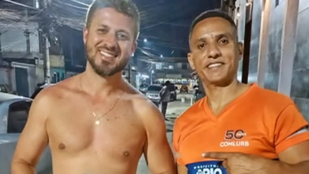 Exemplo de honestidade: gari encontra bolsa com dinheiro e procura dono de porta em porta para devolver 4 image 189