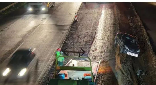 Carro cai em “valeta” de obra na Rodovia Washington Luís, em São Carlos 10 Pagina 3